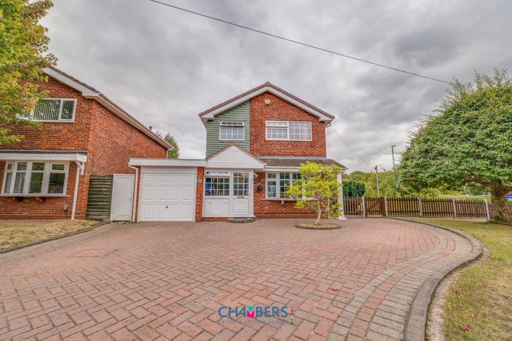 Property photo 1 of 37 Approach
