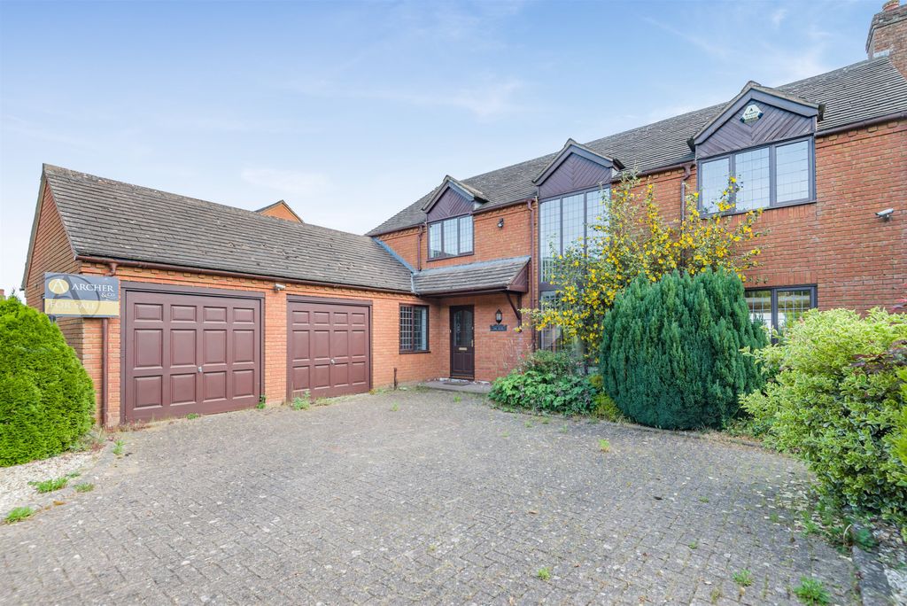 Property photo 1 of 44