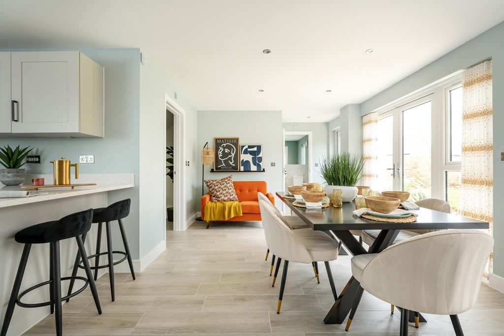 Property photo 2 of 11 Ideal Family Living
