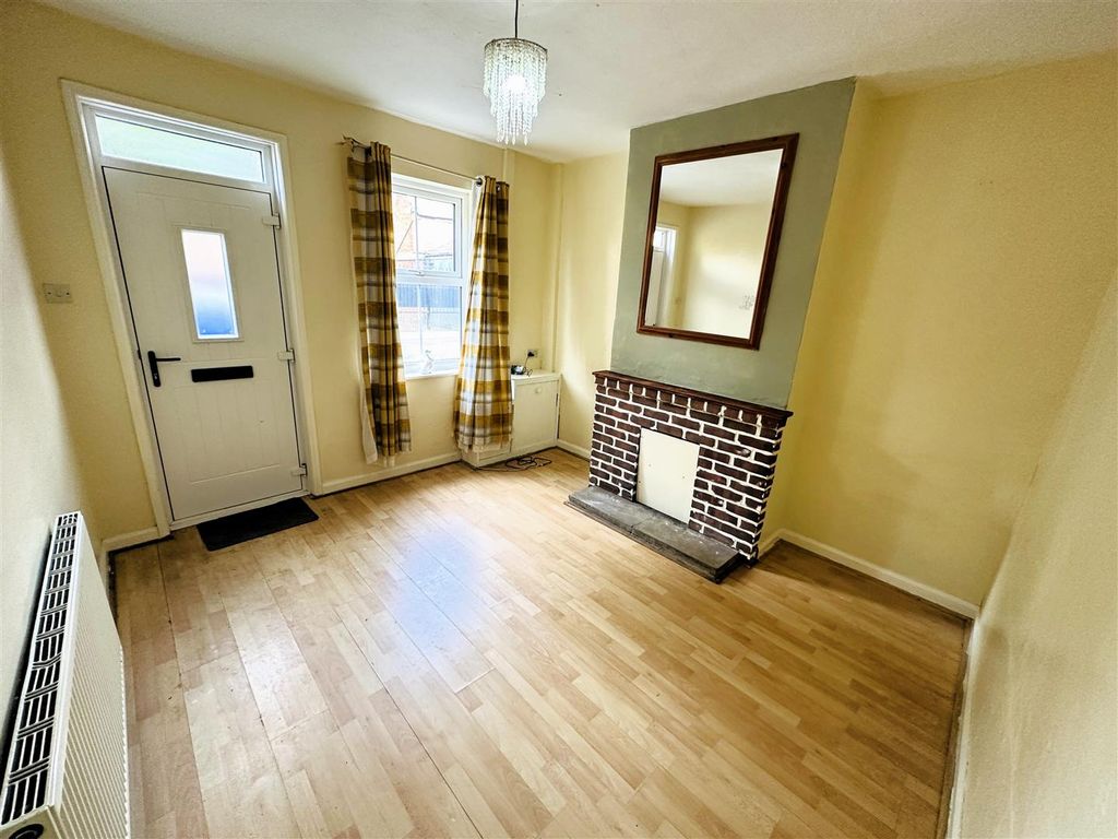 Property photo 2 of 17