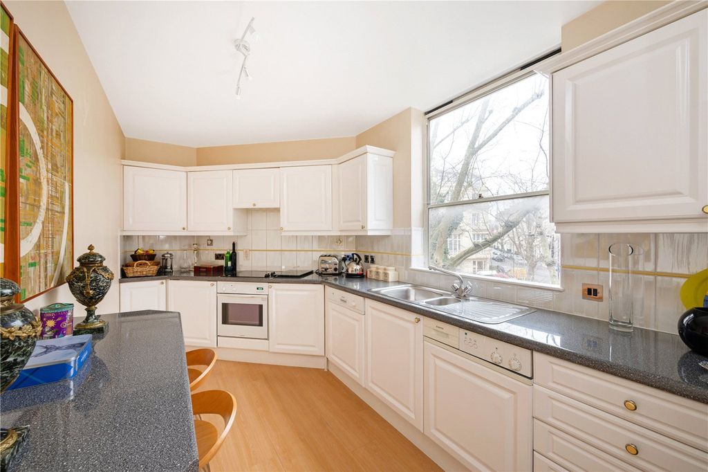 Property photo 3 of 16 Picture No. 06