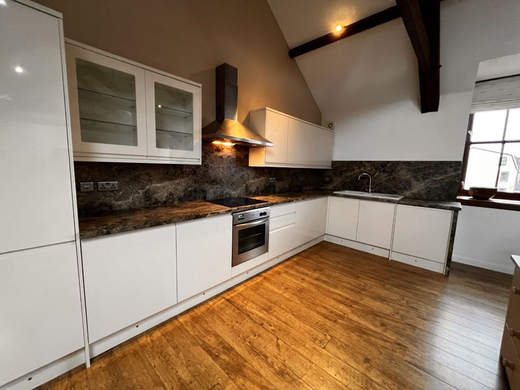 Property photo 3 of 36