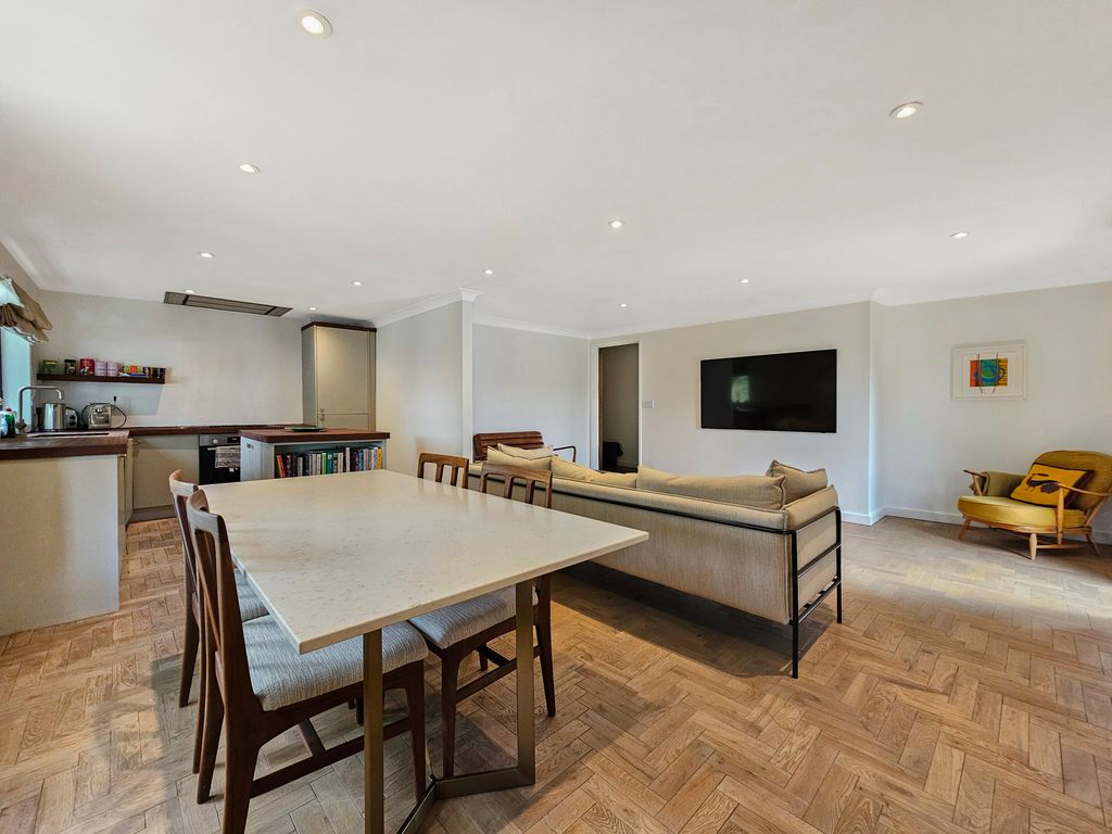 Property photo 2 of 9 20250603125731
