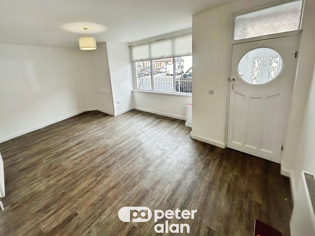 Property photo 2 of 17 Image