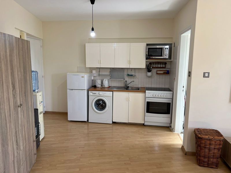 Property photo 2 of 11 Kitchen