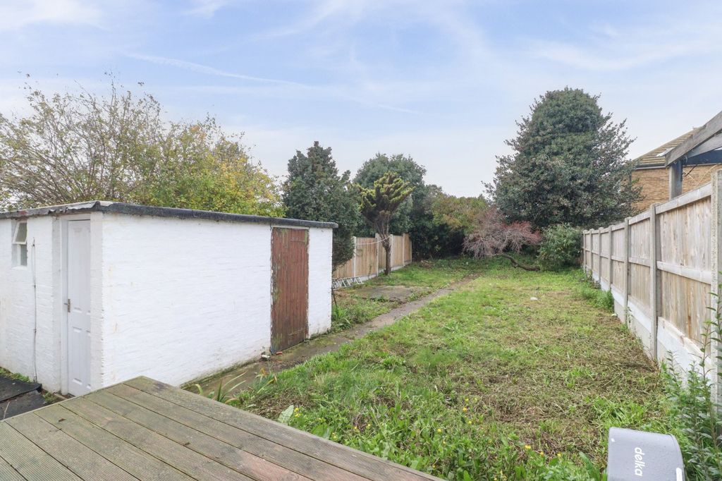 Property photo 3 of 12 Picture 3