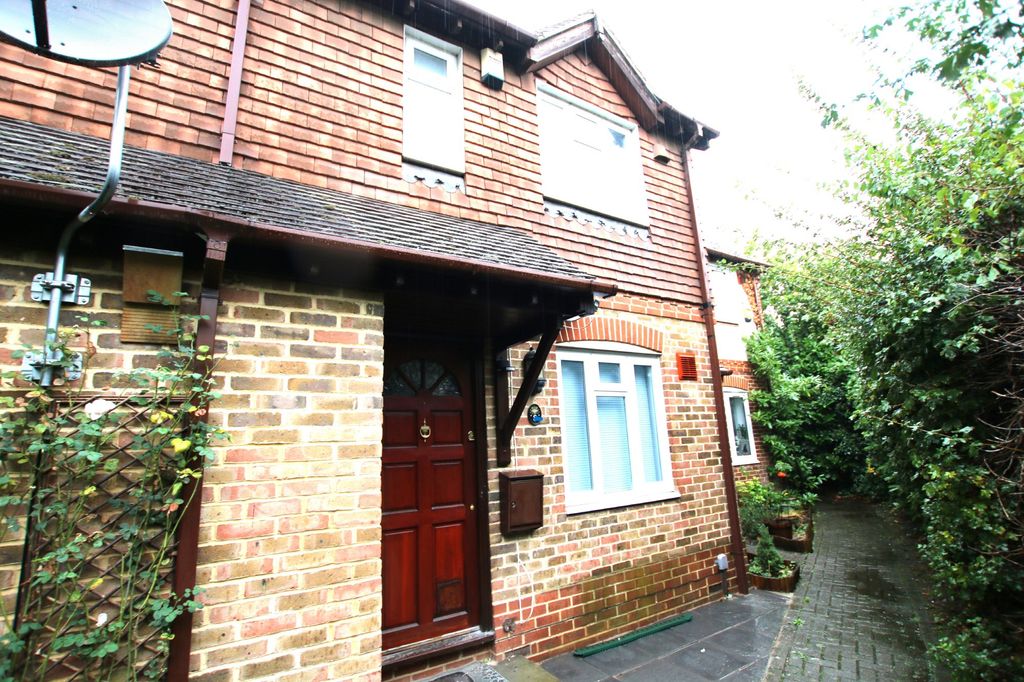 Property photo 1 of 8