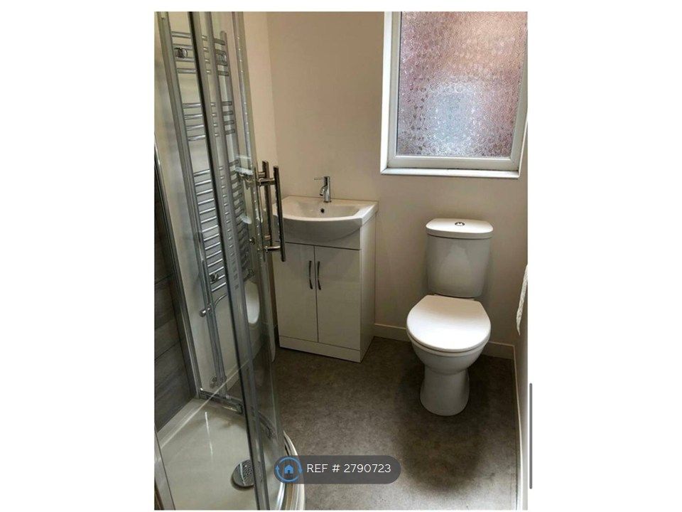 Property photo 3 of 5 Bathroom