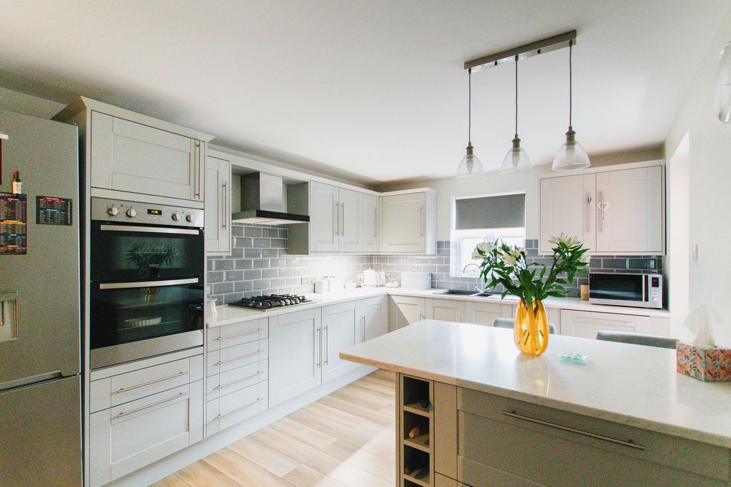 Property photo 3 of 14