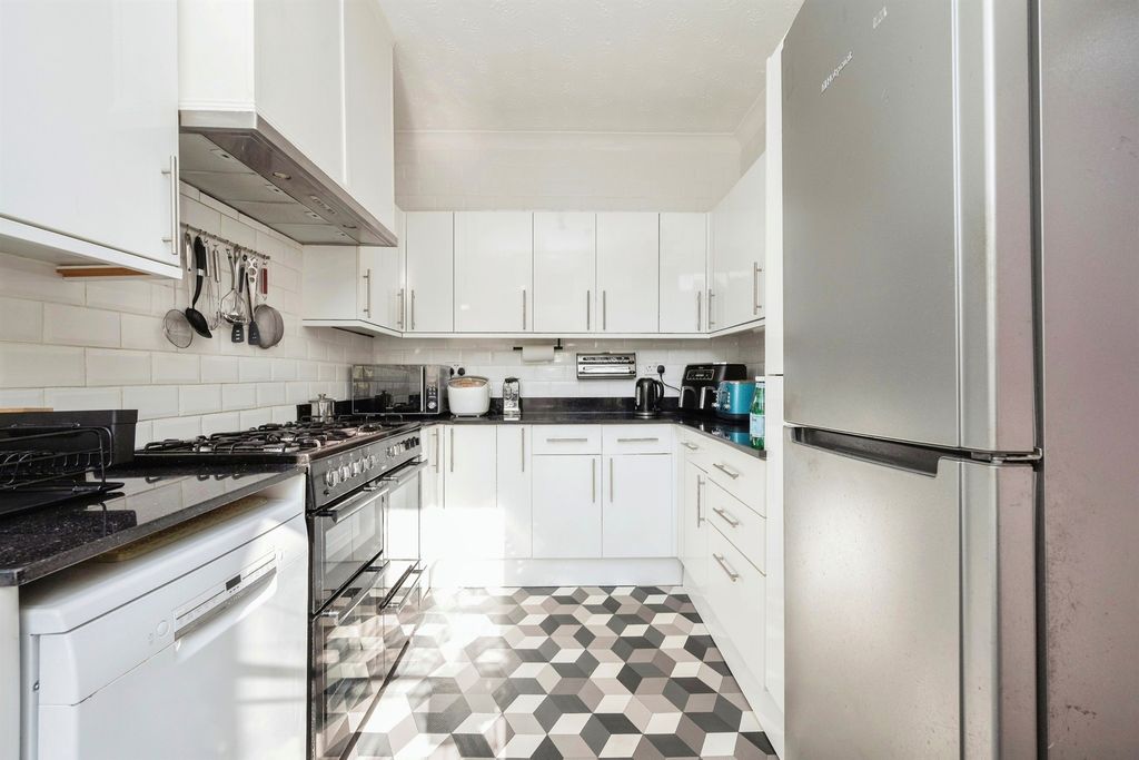 Property photo 2 of 16
