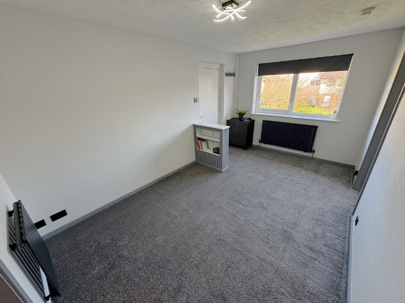 Property photo 3 of 17 Lounge