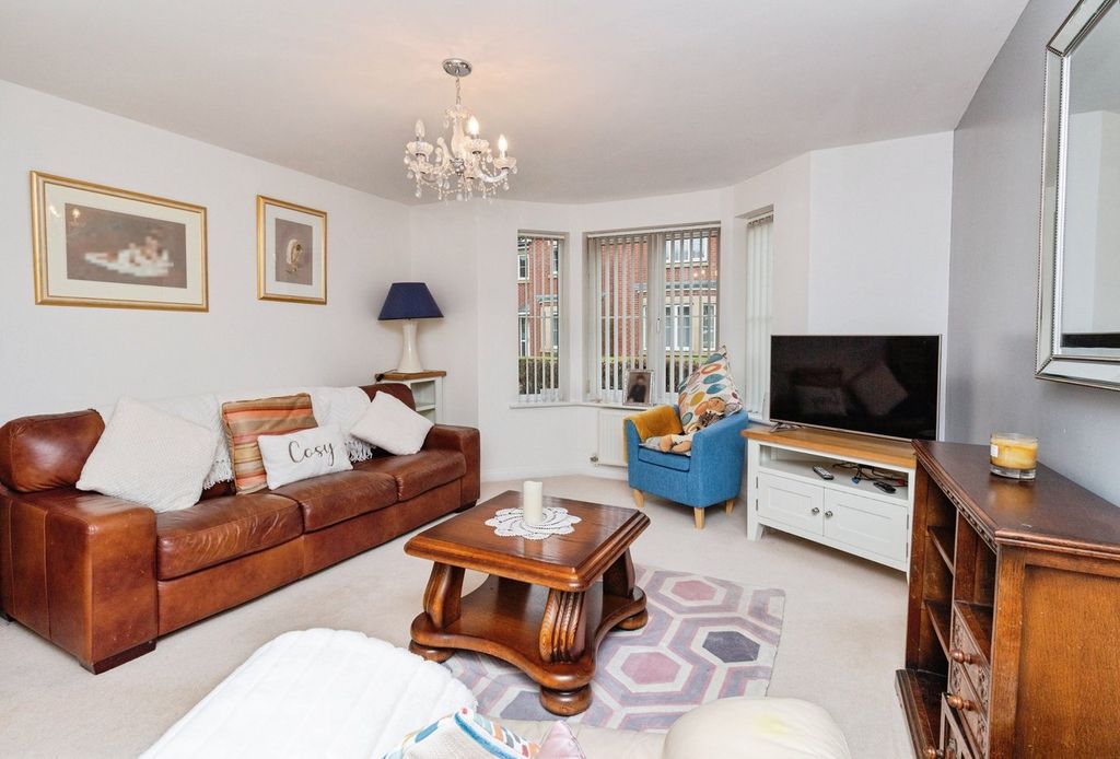 Property photo 3 of 19