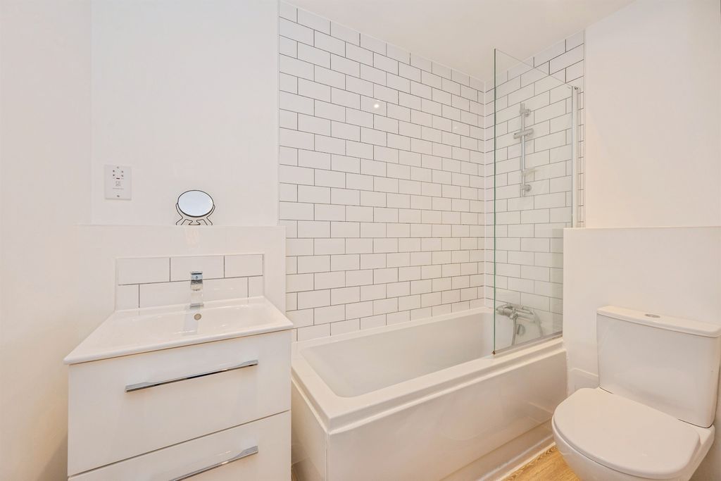Additional image 14 of 2 bed flat for saleErasmus Drive, Derby DE1