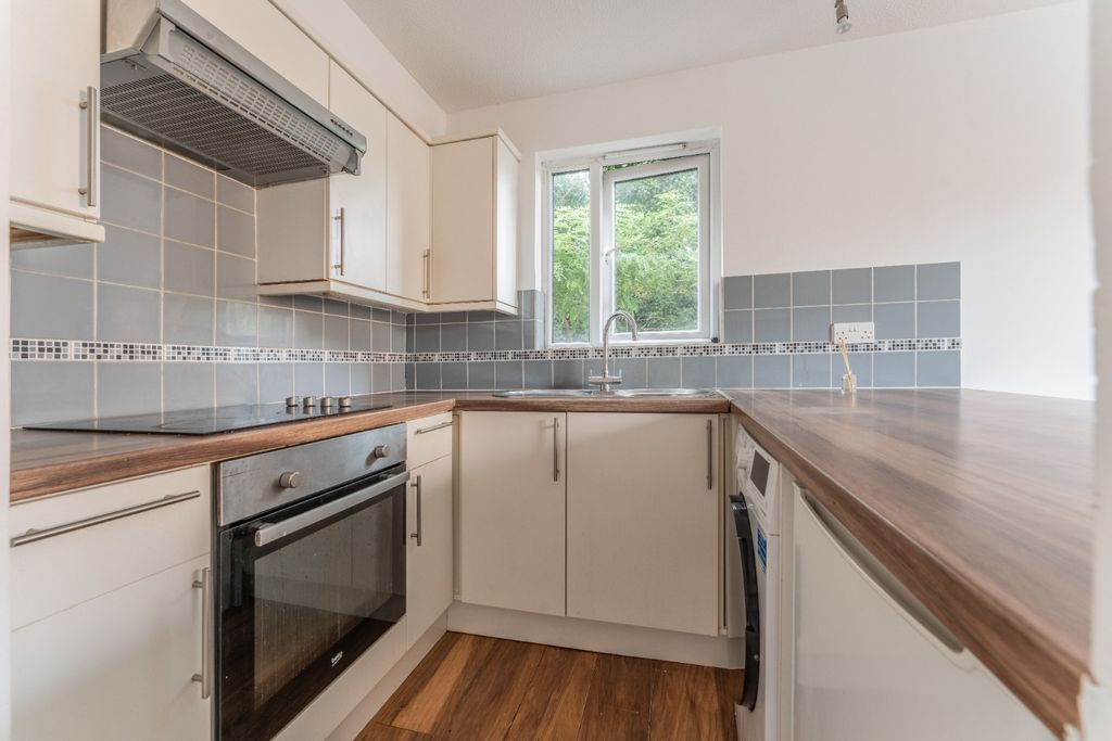 Property photo 2 of 9 5589022