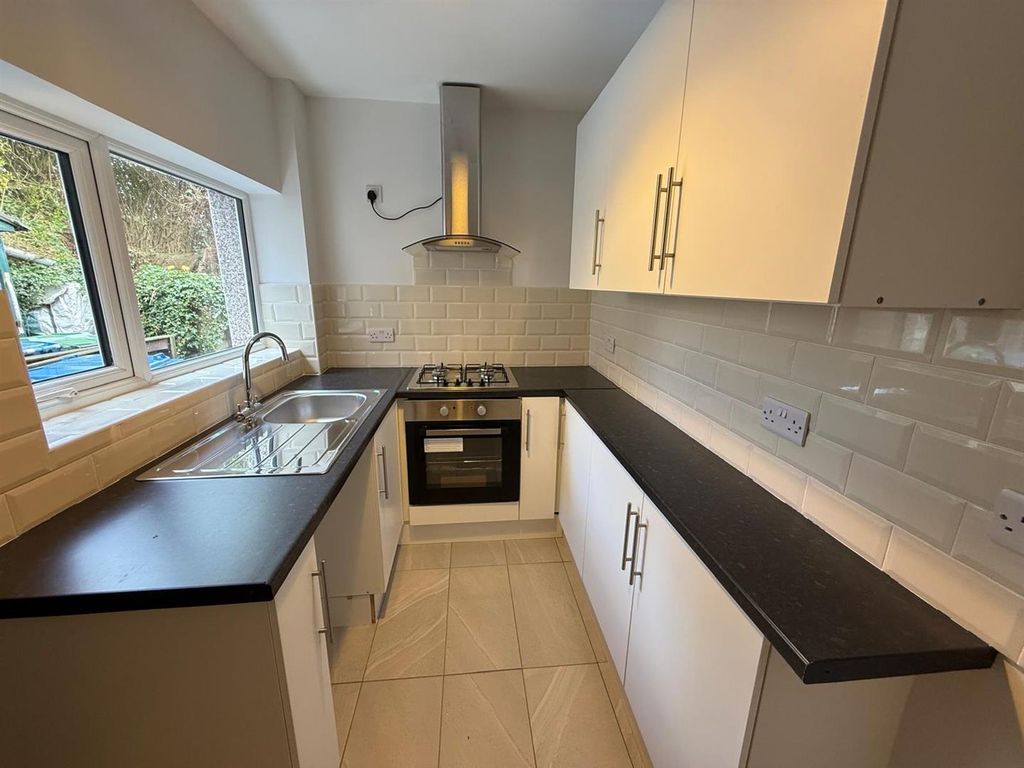 Property photo 1 of 10 Kitchen Lord1.Jpeg