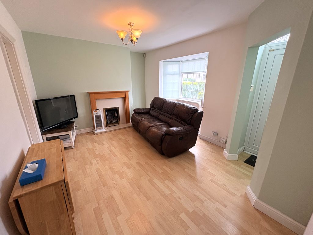 Property photo 2 of 10 Lounge