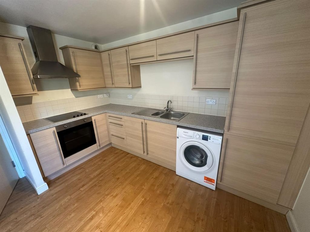 Property photo 2 of 12