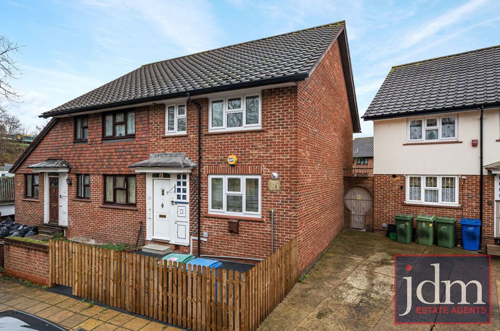 Property photo 1 of 12 Bdbaf83B-9E73-46F...