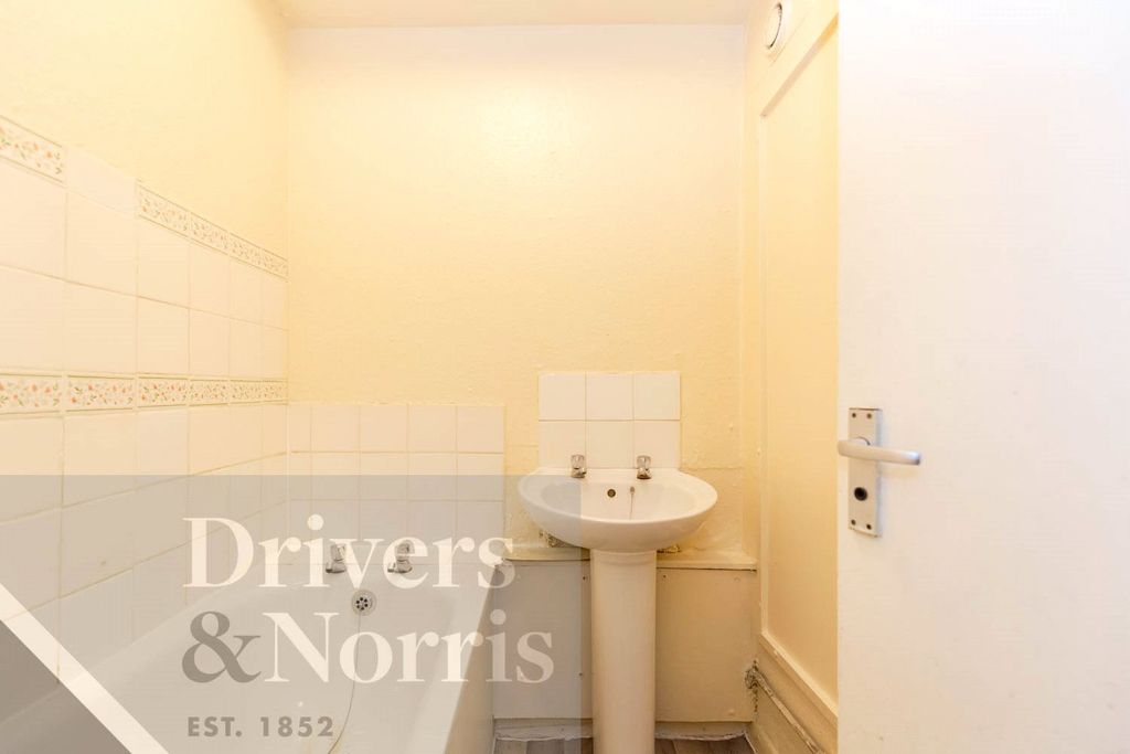 Property photo 3 of 10 Picture No. 05