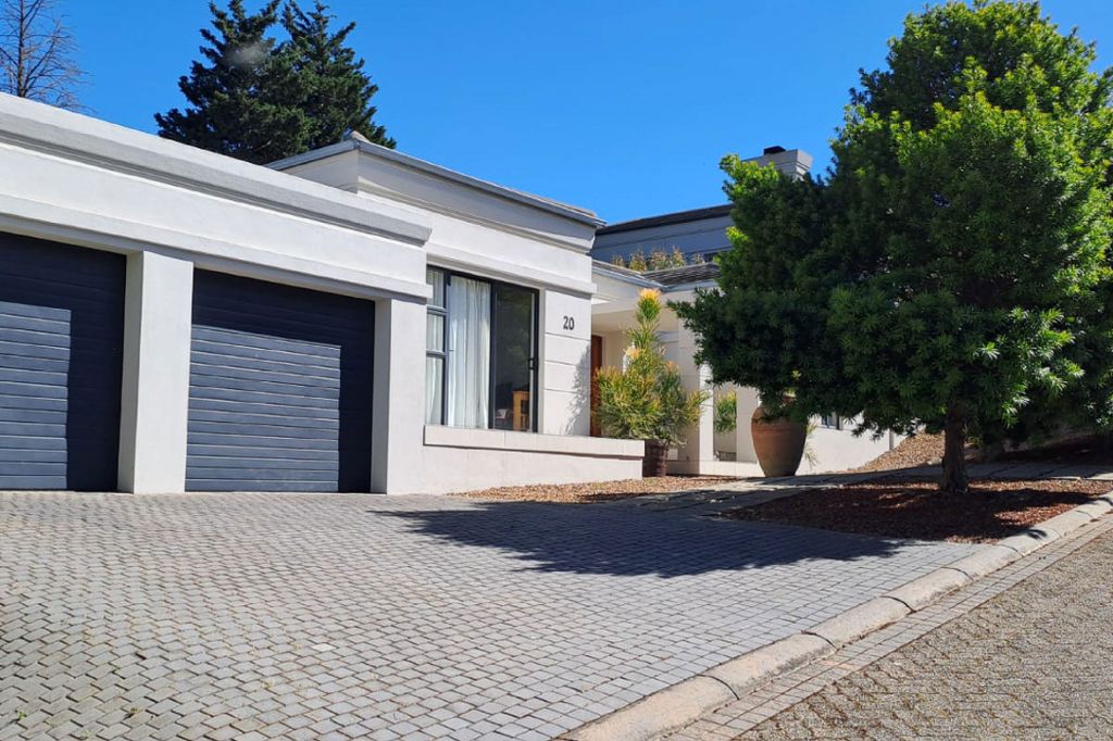 Property photo 1 of 13 Sw1722998