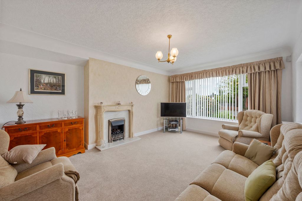 Property photo 2 of 33