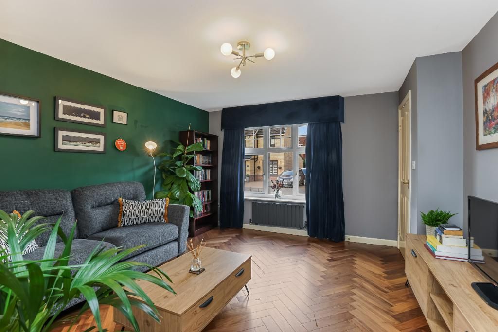 Property photo 2 of 21 Lounge