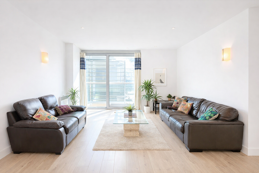 Property photo 1 of 8 Stylish Two Bedroom Partment In The Iconic Great Northern Tower