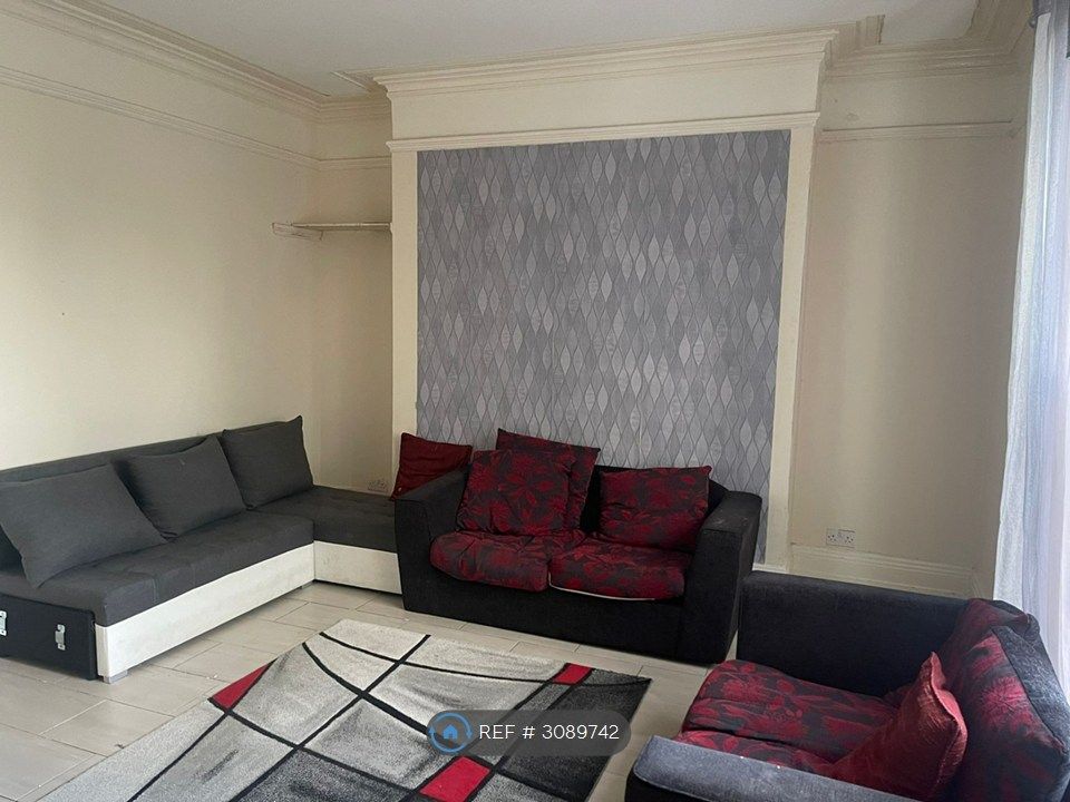 Property photo 1 of 6 Bedroom 1