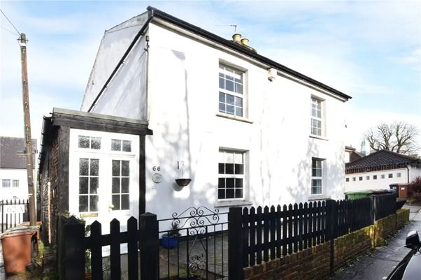 Property photo 1 of 9 Photo 3