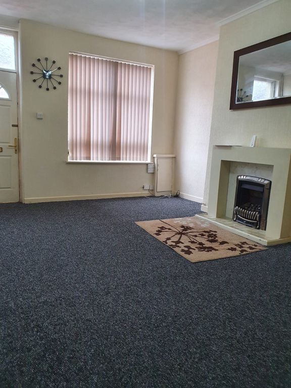 Property photo 2 of 11 786E253c-Bef8-49Ed-9E92-Eac0Fe257171