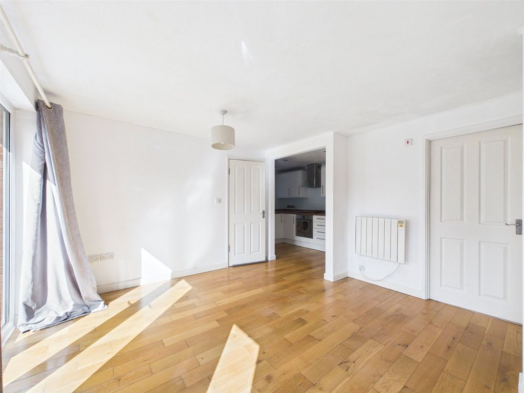 Property photo 3 of 8 Picture No. 02