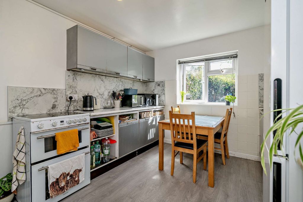 Property photo 3 of 8 Picture No. 05