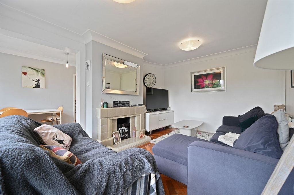 Property photo 2 of 13