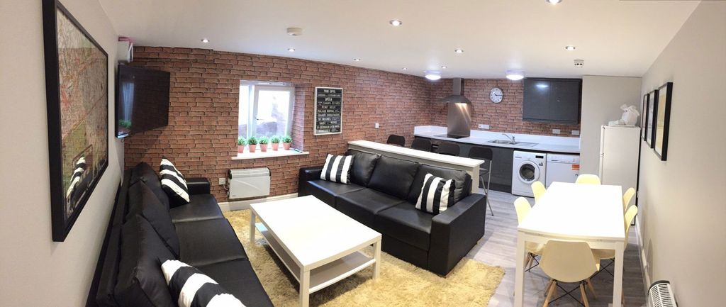 Property photo 2 of 3