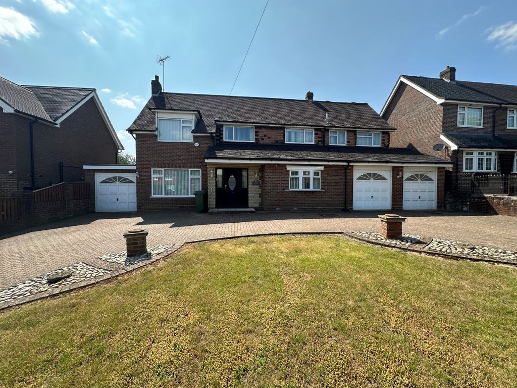 Property photo 1 of 30 4303732