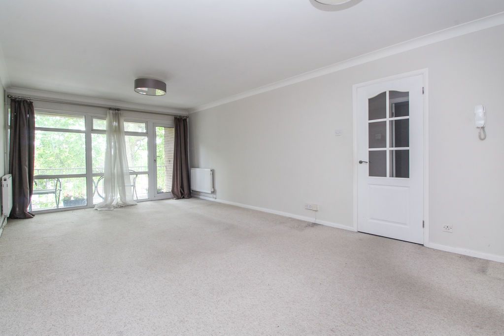 Property photo 3 of 13 Living Room