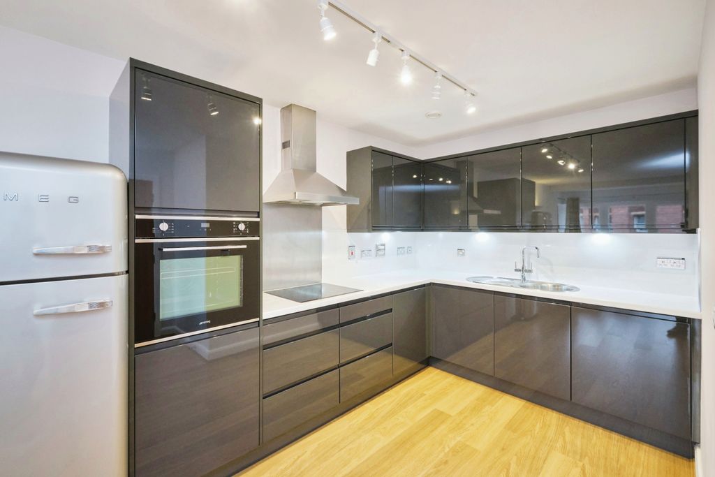 Property photo 2 of 18 Kitchen