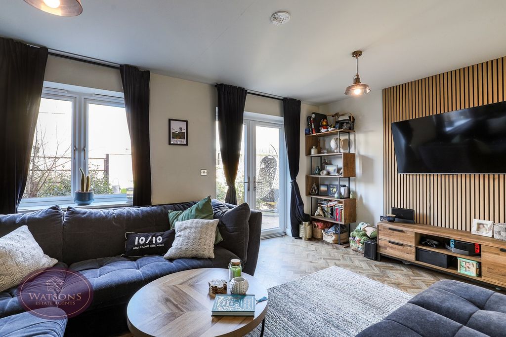 Property photo 2 of 21