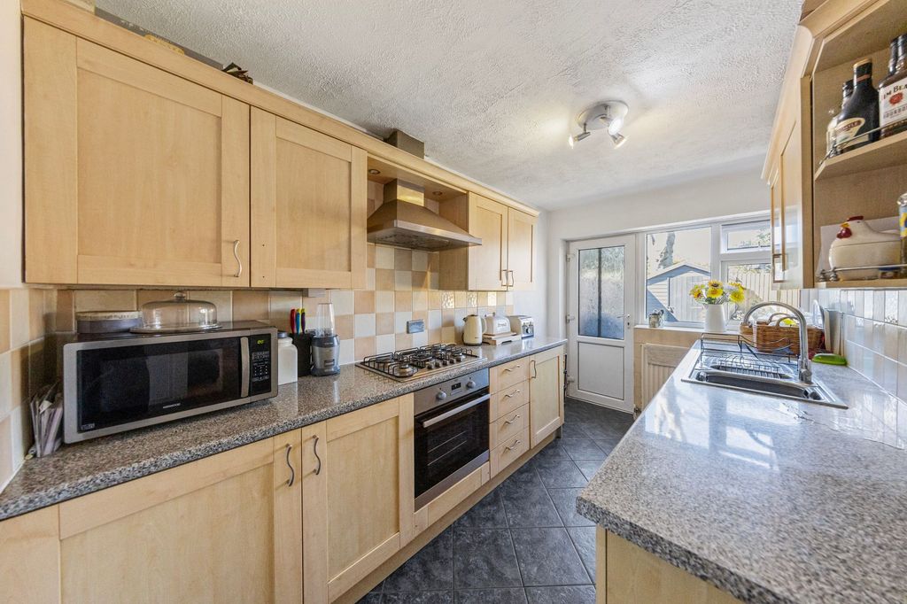 Property photo 3 of 15