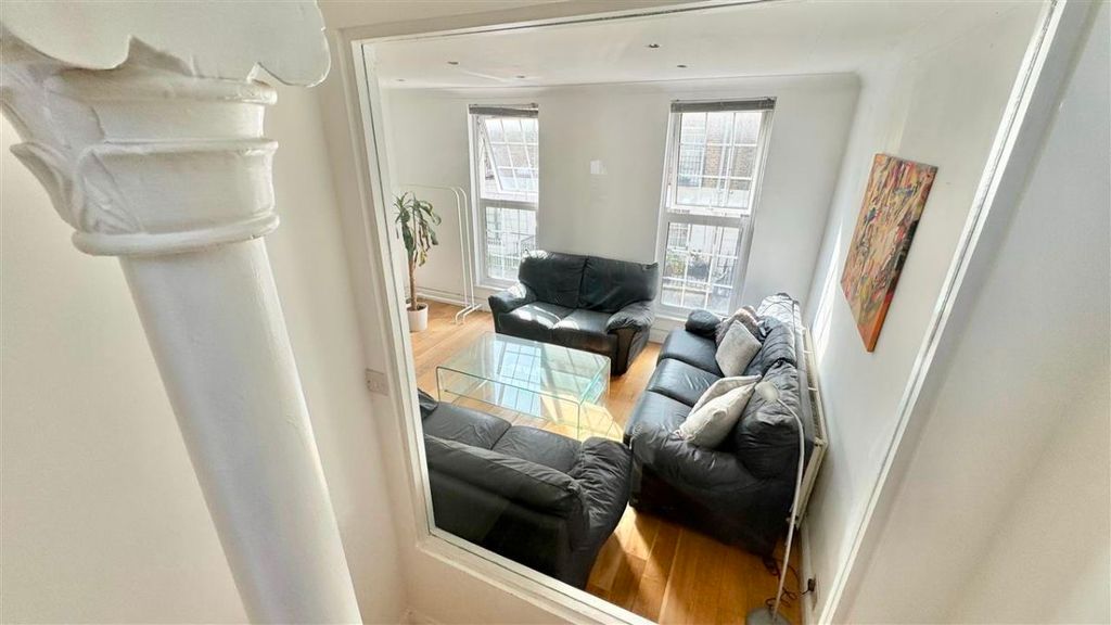 Property photo 3 of 21