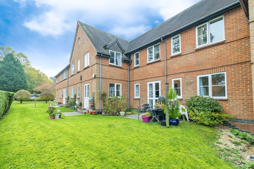 Property photo 1 of 17