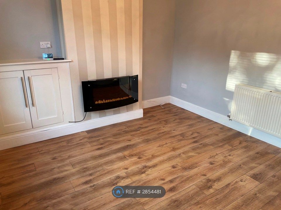 Property photo 2 of 22 Front Room