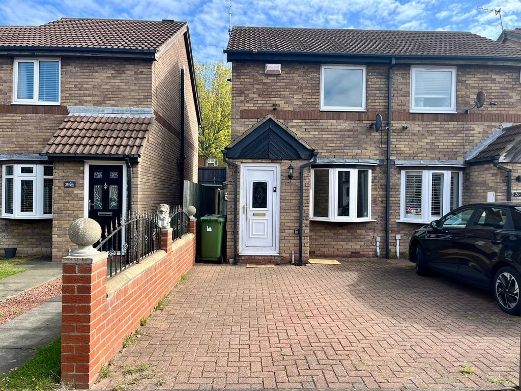 Property photo 1 of 12 2 Bedroom Semi Detached For Rent