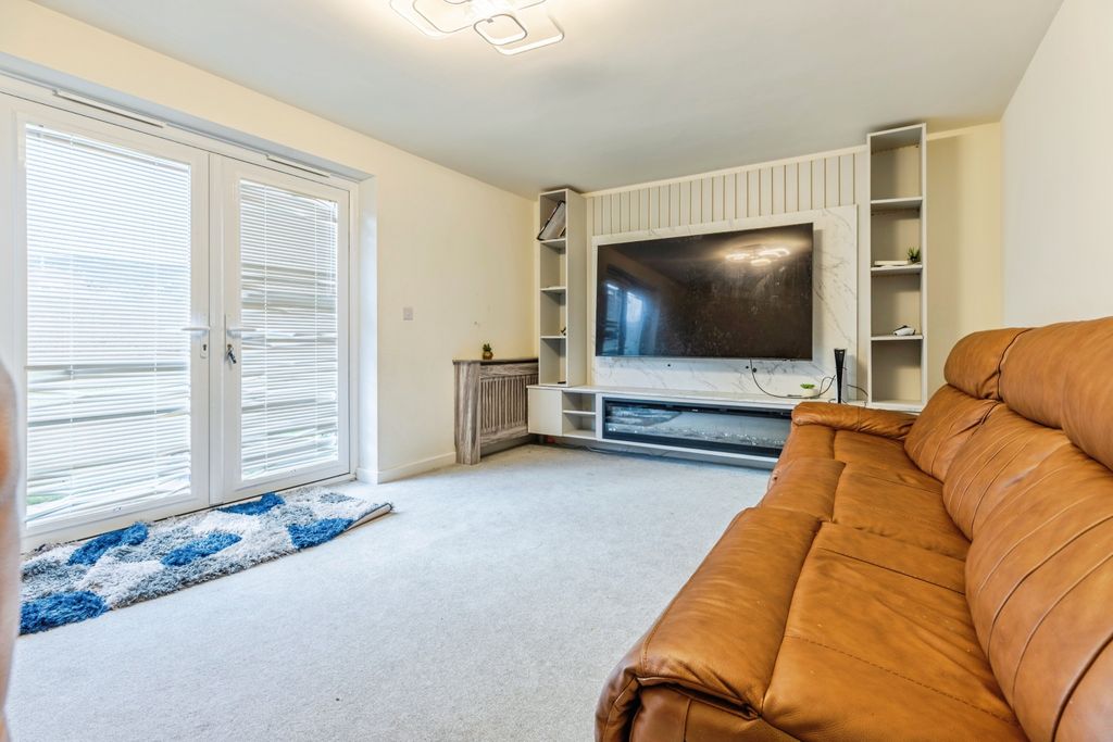 Property photo 3 of 23 3