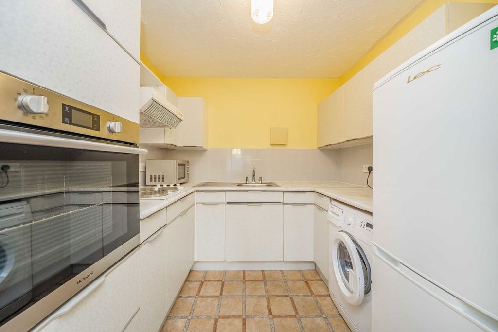 Property photo 3 of 5