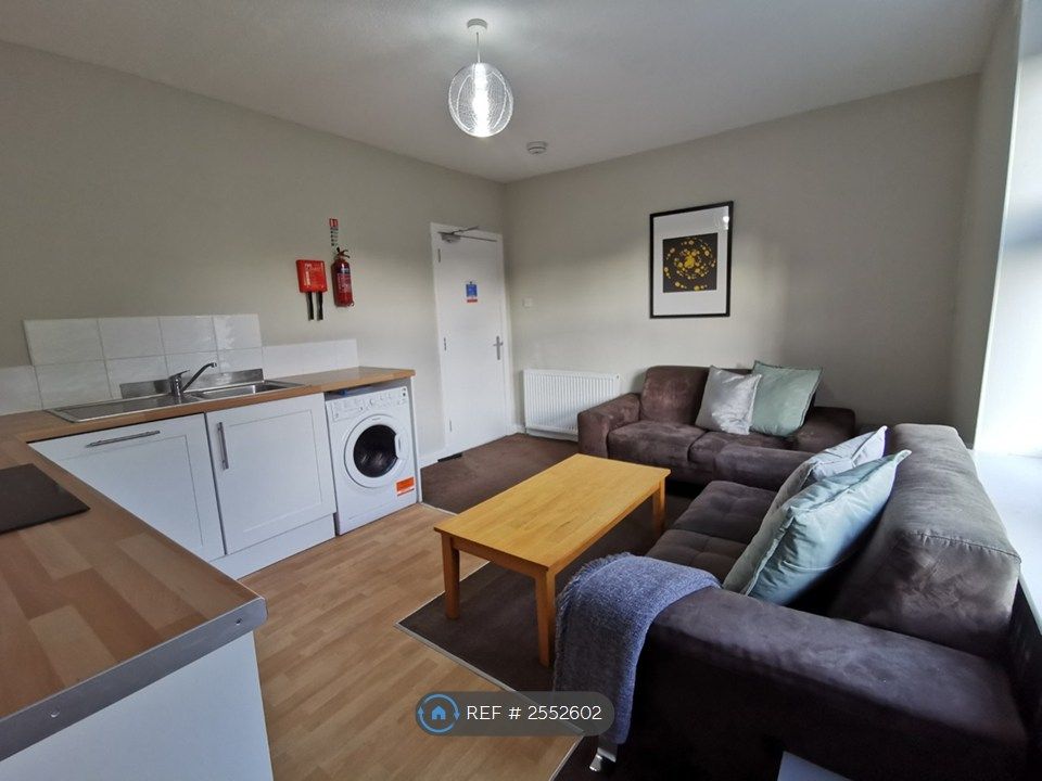 Property photo 2 of 10 Kitchen/Living Room