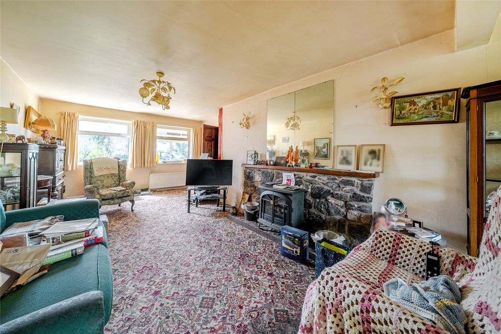 Property photo 2 of 23 Picture No. 15