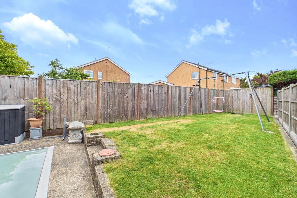 Property photo 2 of 17 Cam02279G0-Pr0159-Still019
