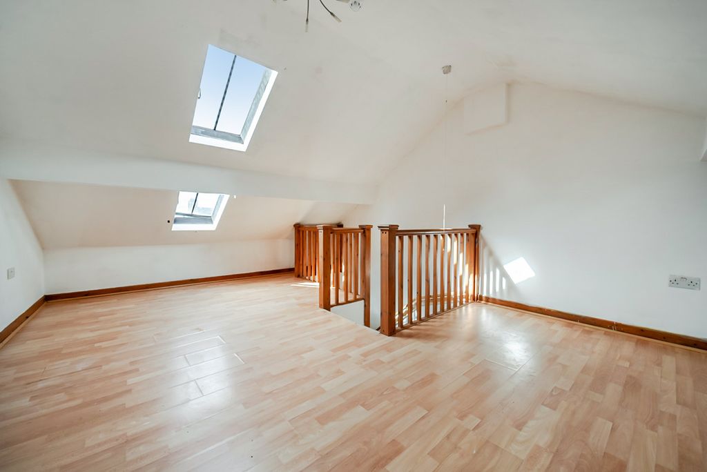 Property photo 3 of 22