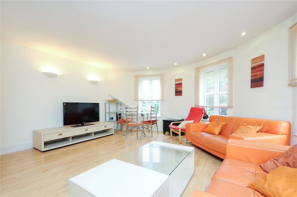 Property photo 2 of 7 Living/Dining Room